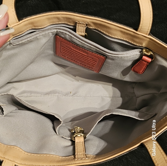 Coach F48166 PEYTON EMBOSSED PATENT TOP HANDLE TOTE - Picture 10 of 16